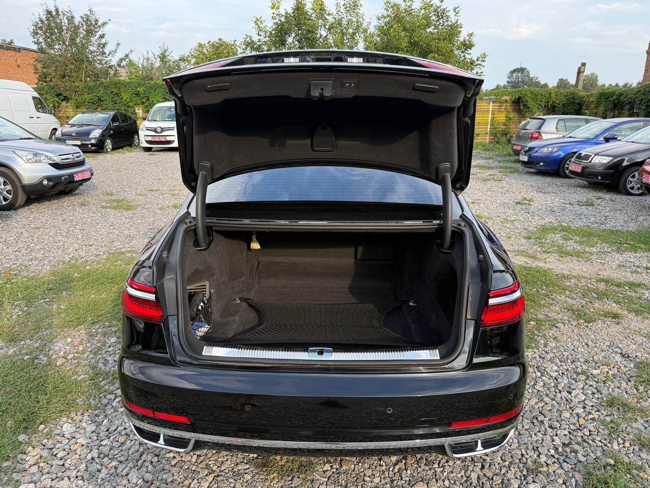 Audi A8 - фото 21