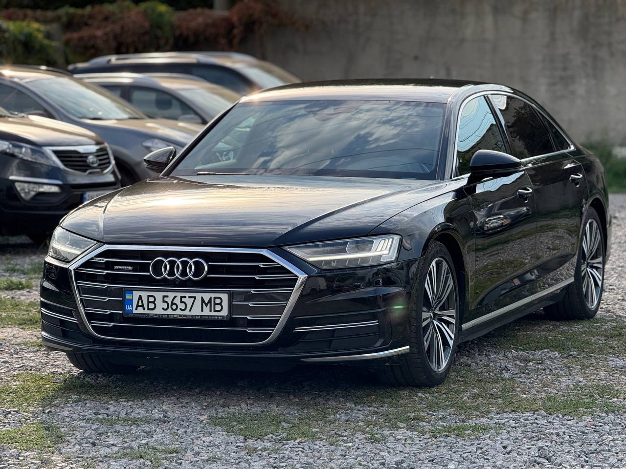 Audi A8 - фото 2