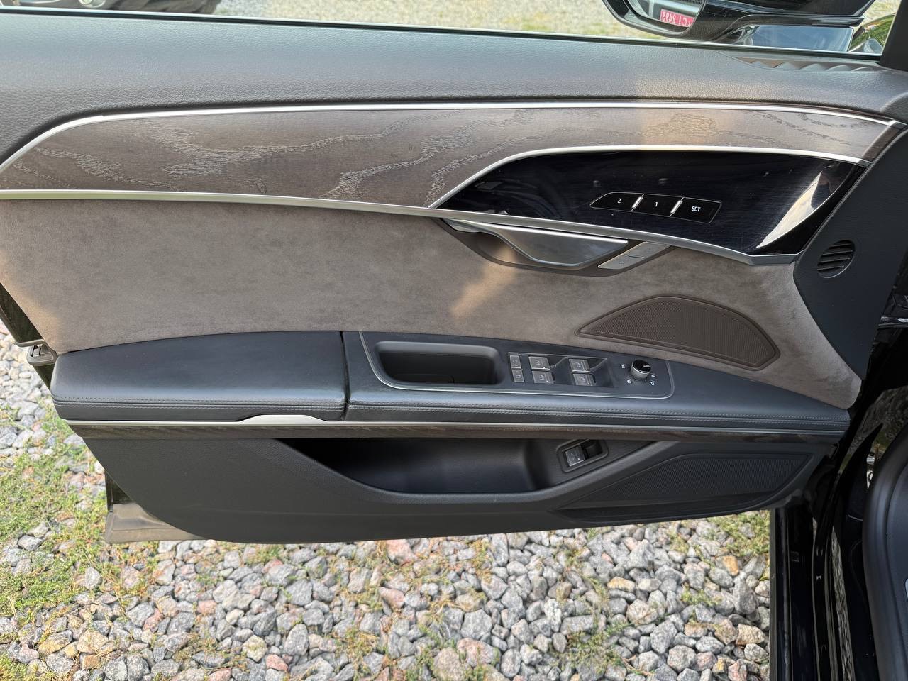 Audi A8 - фото 11