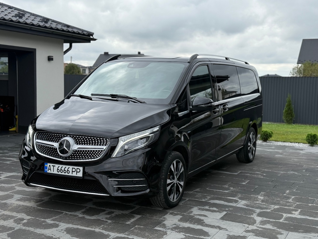 Mercedes-Benz V-Класс - фото 1