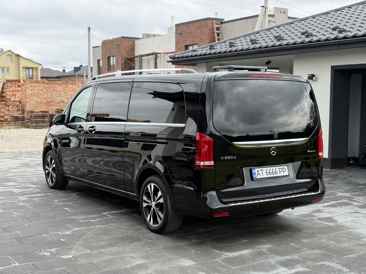 Mercedes-Benz V-Класс - фото 9