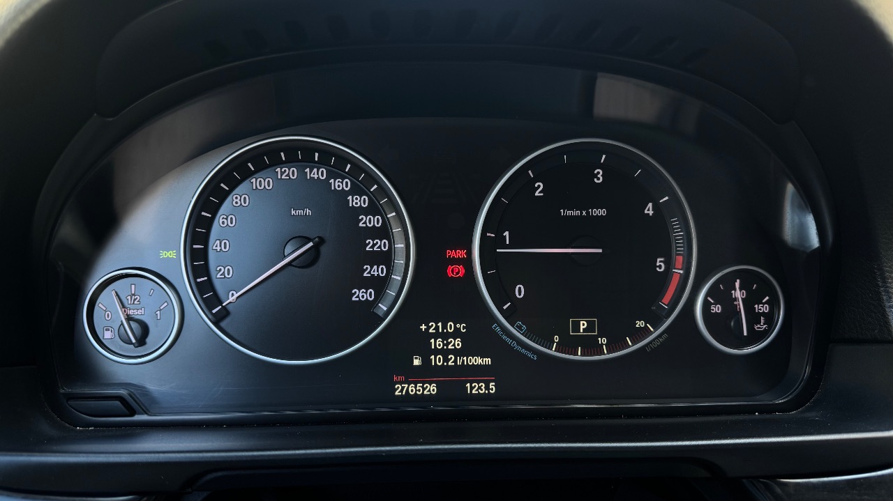 BMW 5 серії - фото 8