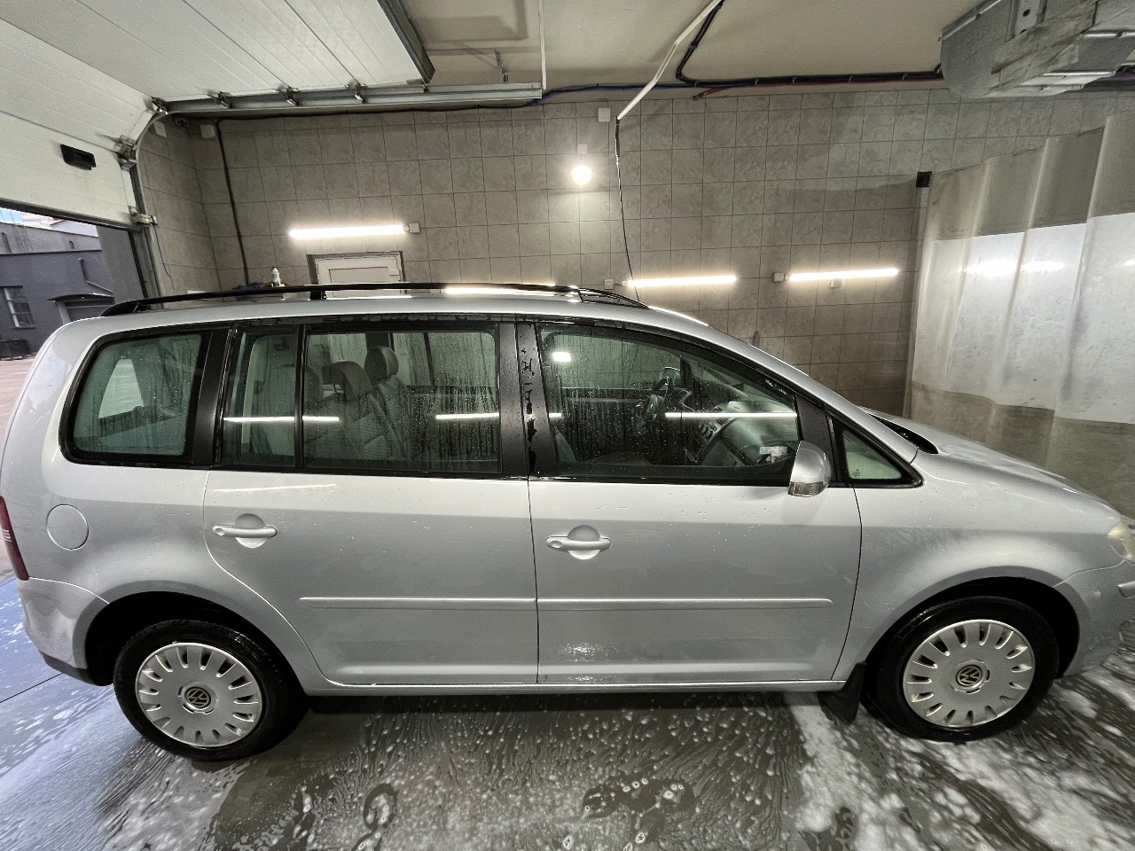 Volkswagen Touran - фото 11