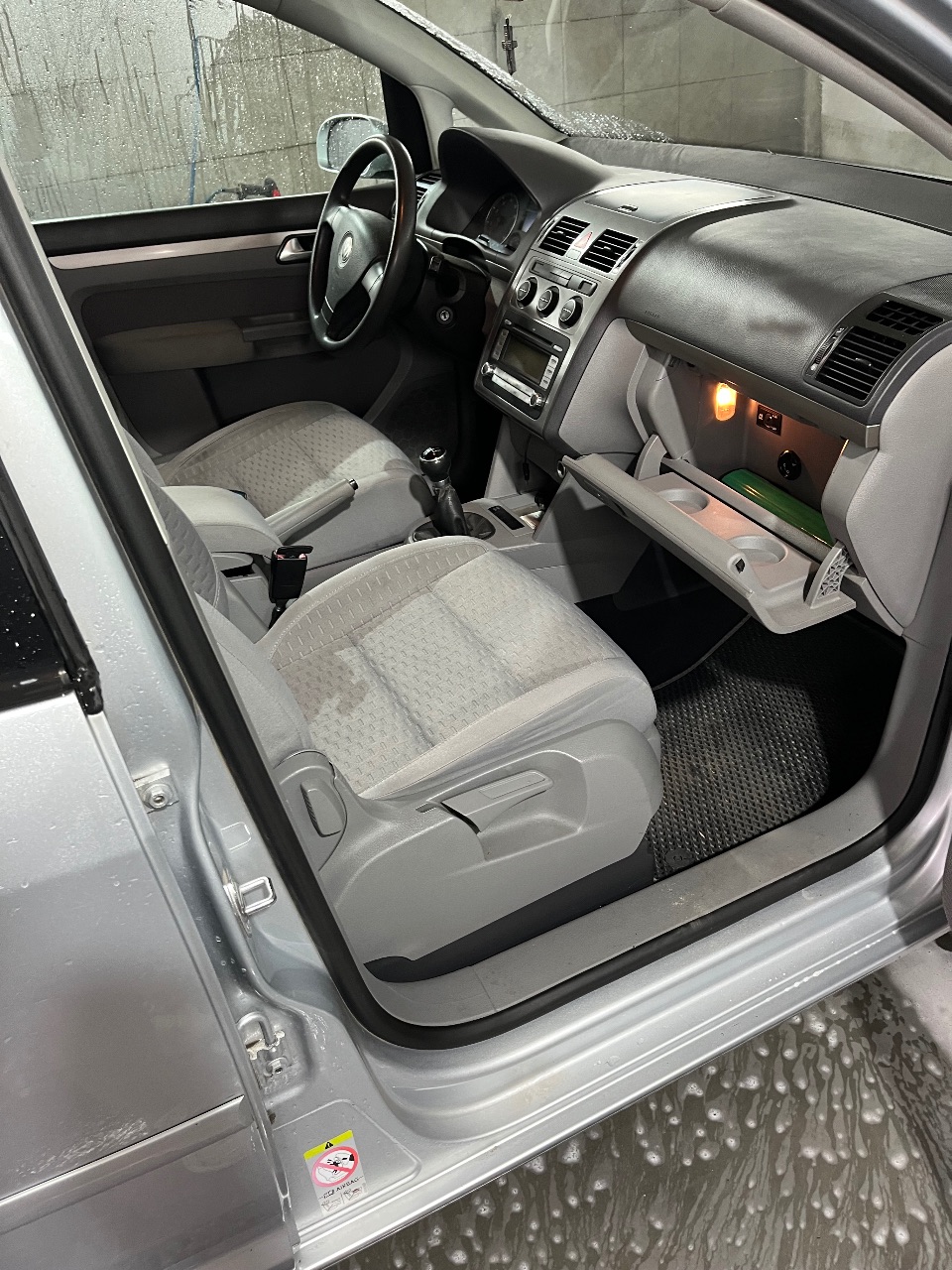 Volkswagen Touran - фото 2