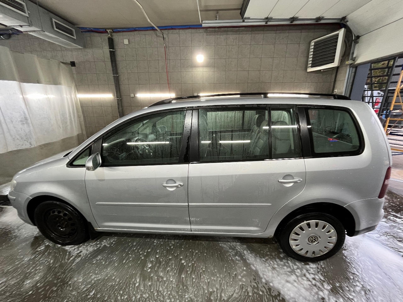 Volkswagen Touran - фото 17
