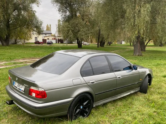 BMW 5 серії - фото 3