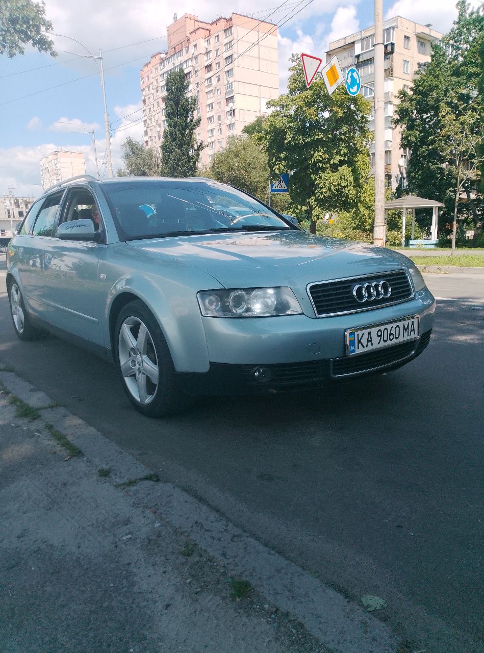 Audi A4 - фото 1