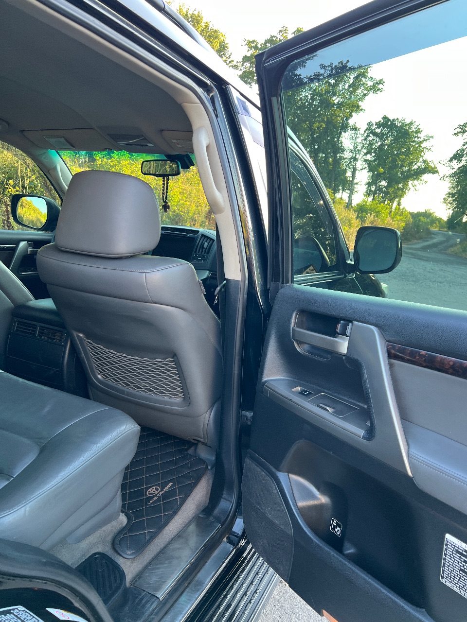 Toyota Land Cruiser - фото 3