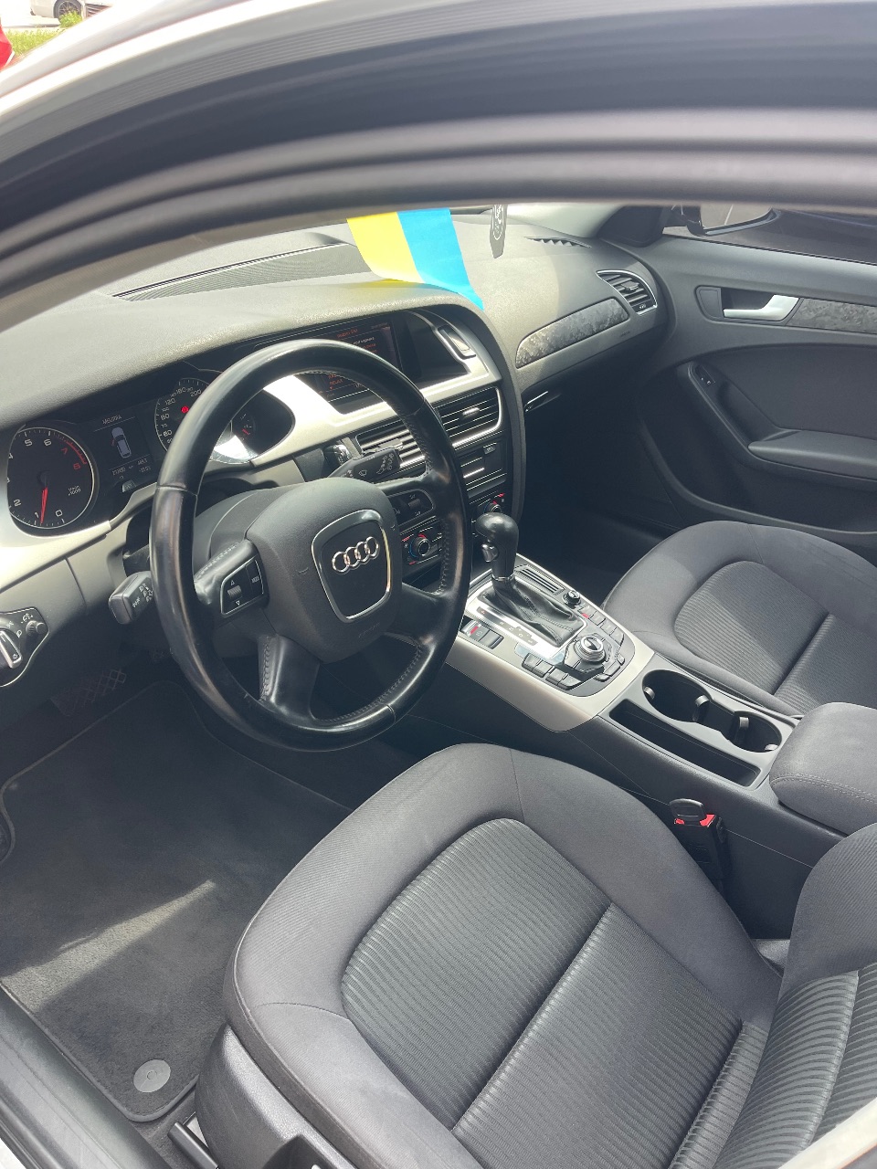 Audi A4 - фото 9