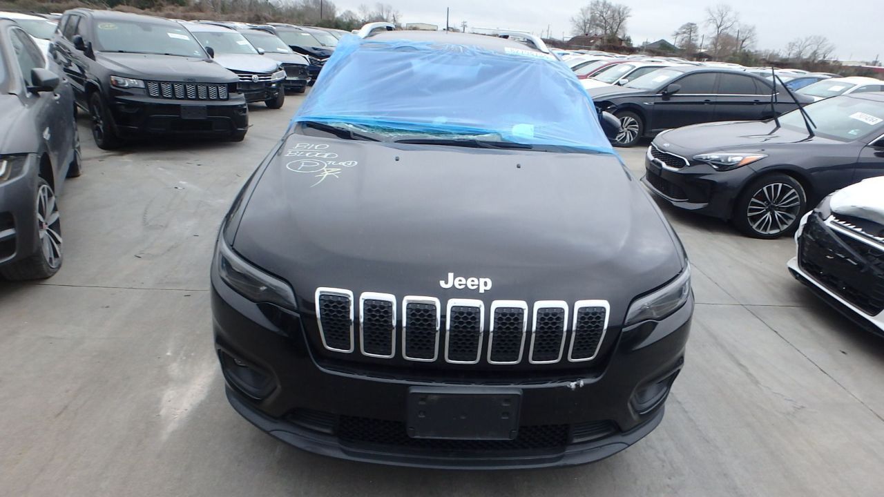 Jeep Cherokee - фото 3