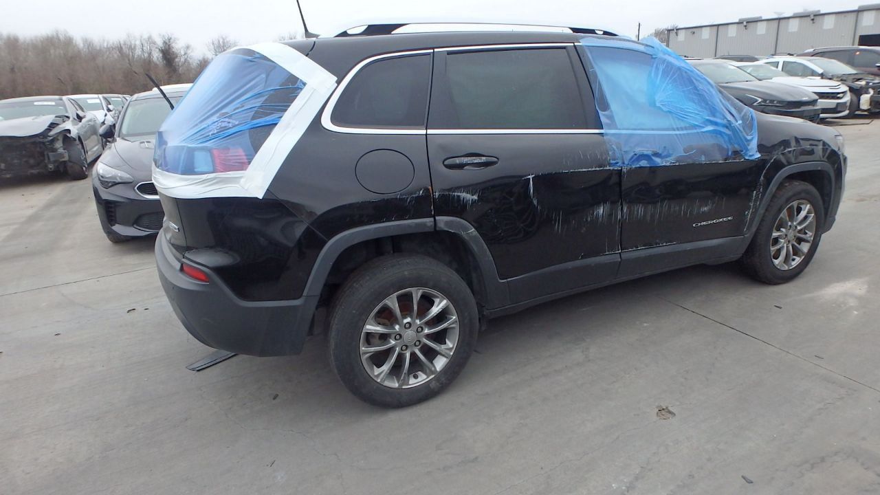 Jeep Cherokee - фото 15