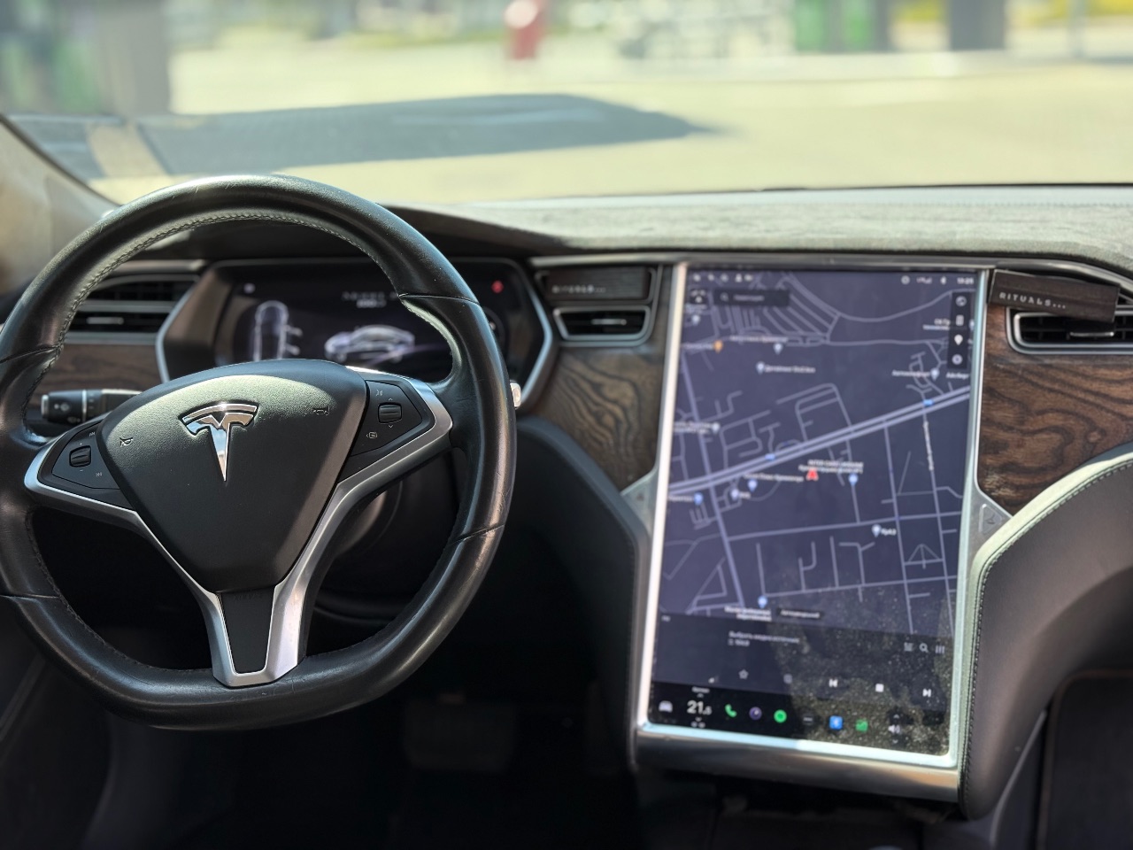 Tesla Model S - фото 6