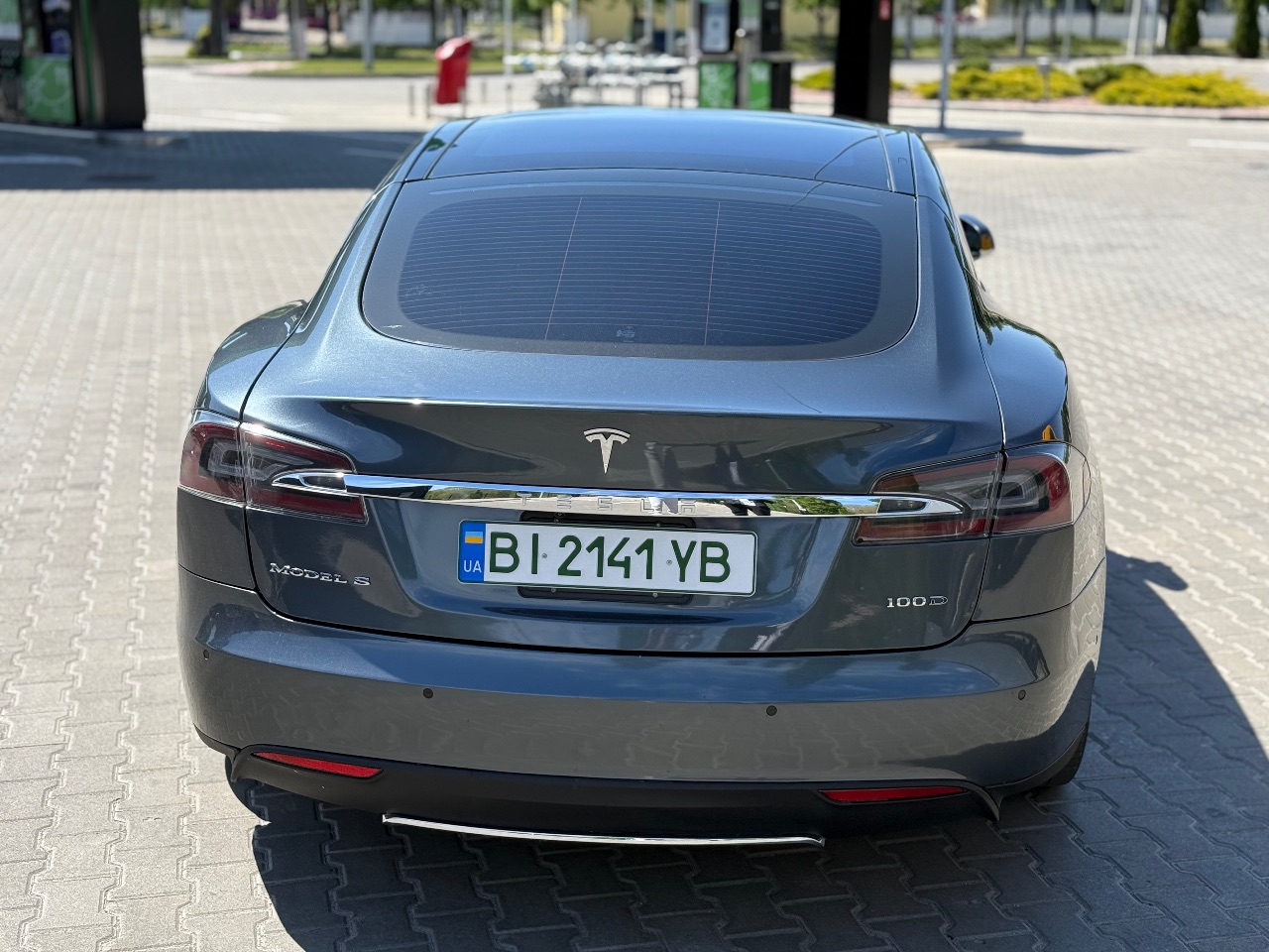 Tesla Model S - фото 11