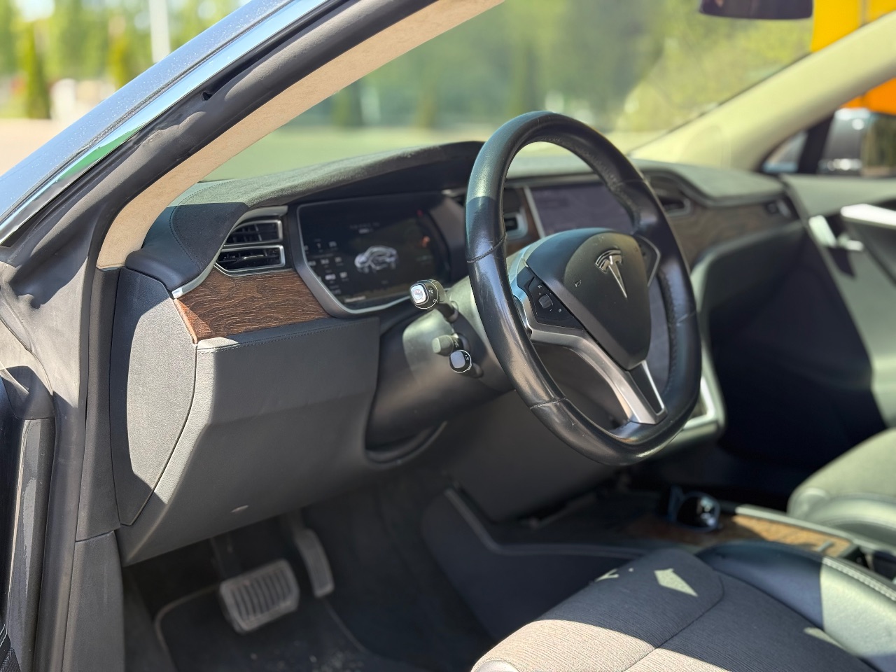 Tesla Model S - фото 12