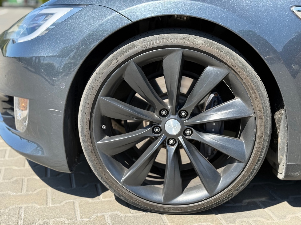 Tesla Model S - фото 5