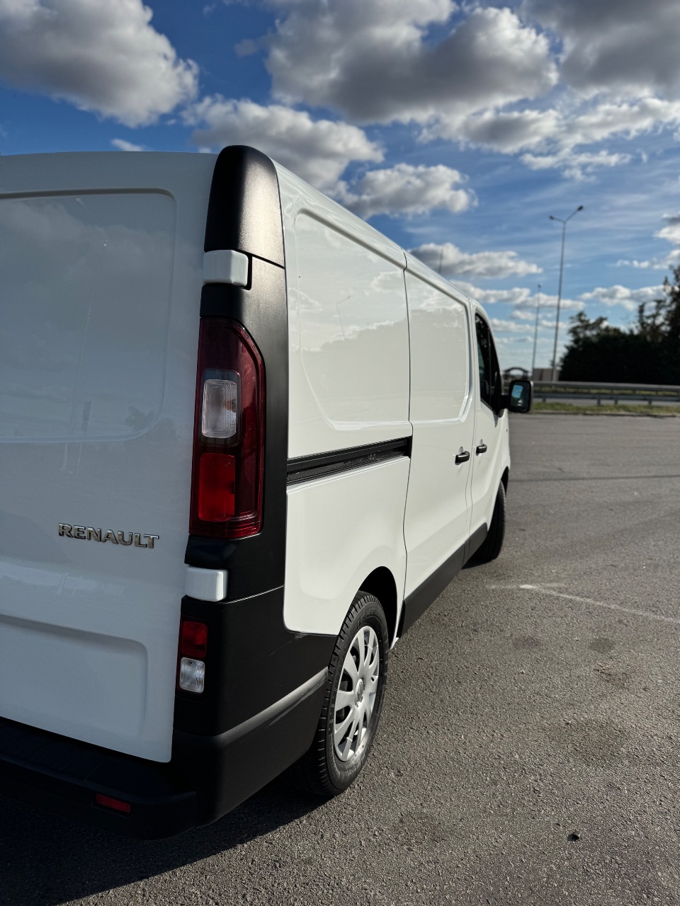 Renault Trafic - фото 6