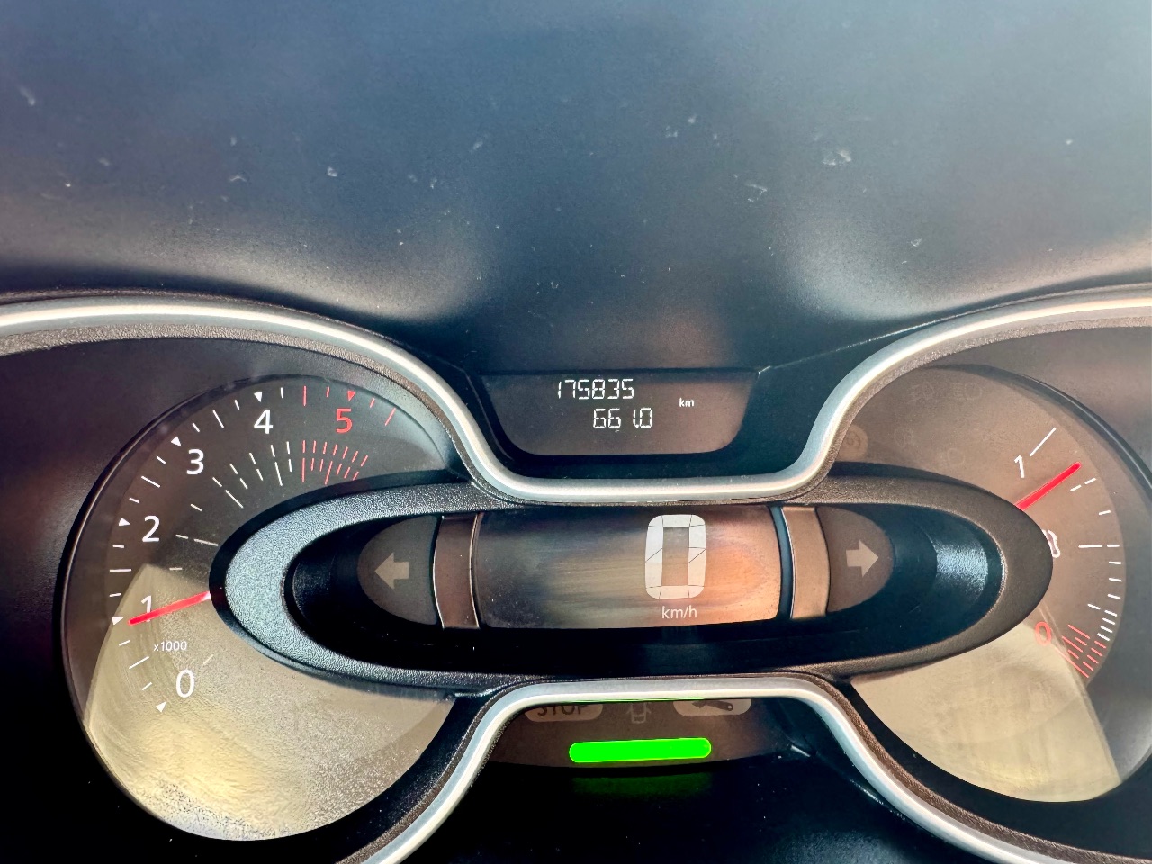 Renault Trafic - фото 14