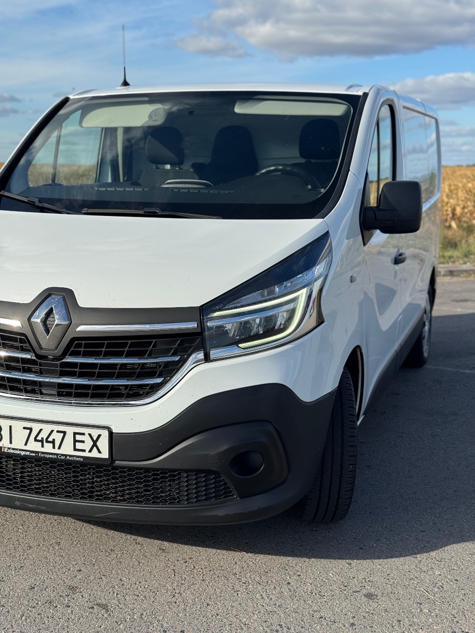 Renault Trafic - фото 2