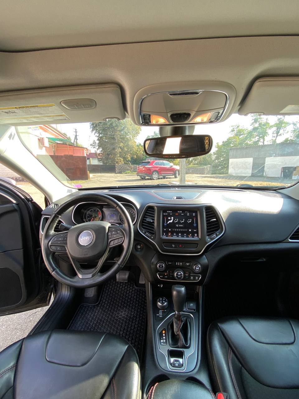 Jeep Cherokee - фото 12