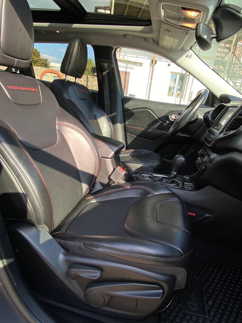 Jeep Cherokee - фото 15