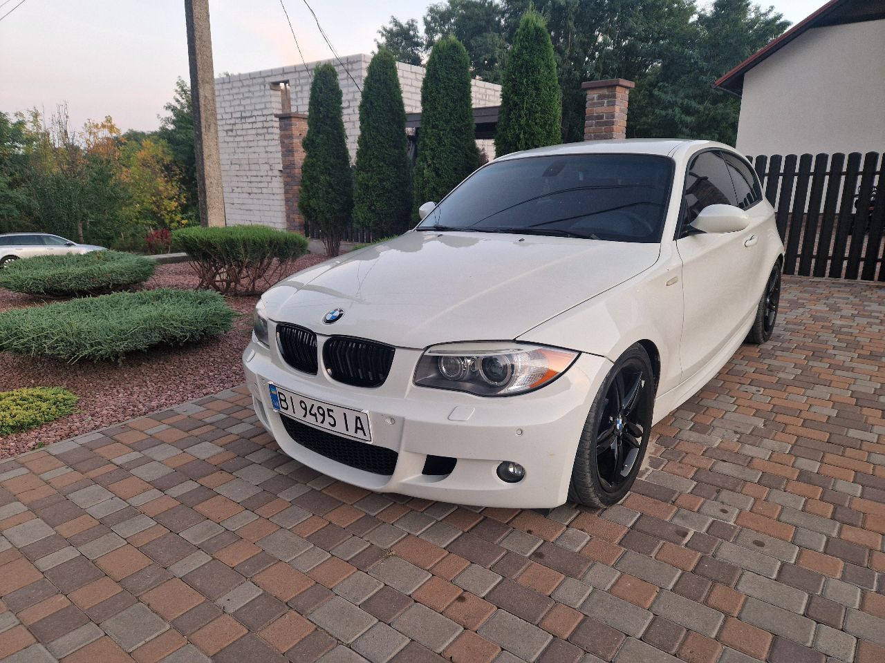 BMW 1 серії - фото 1