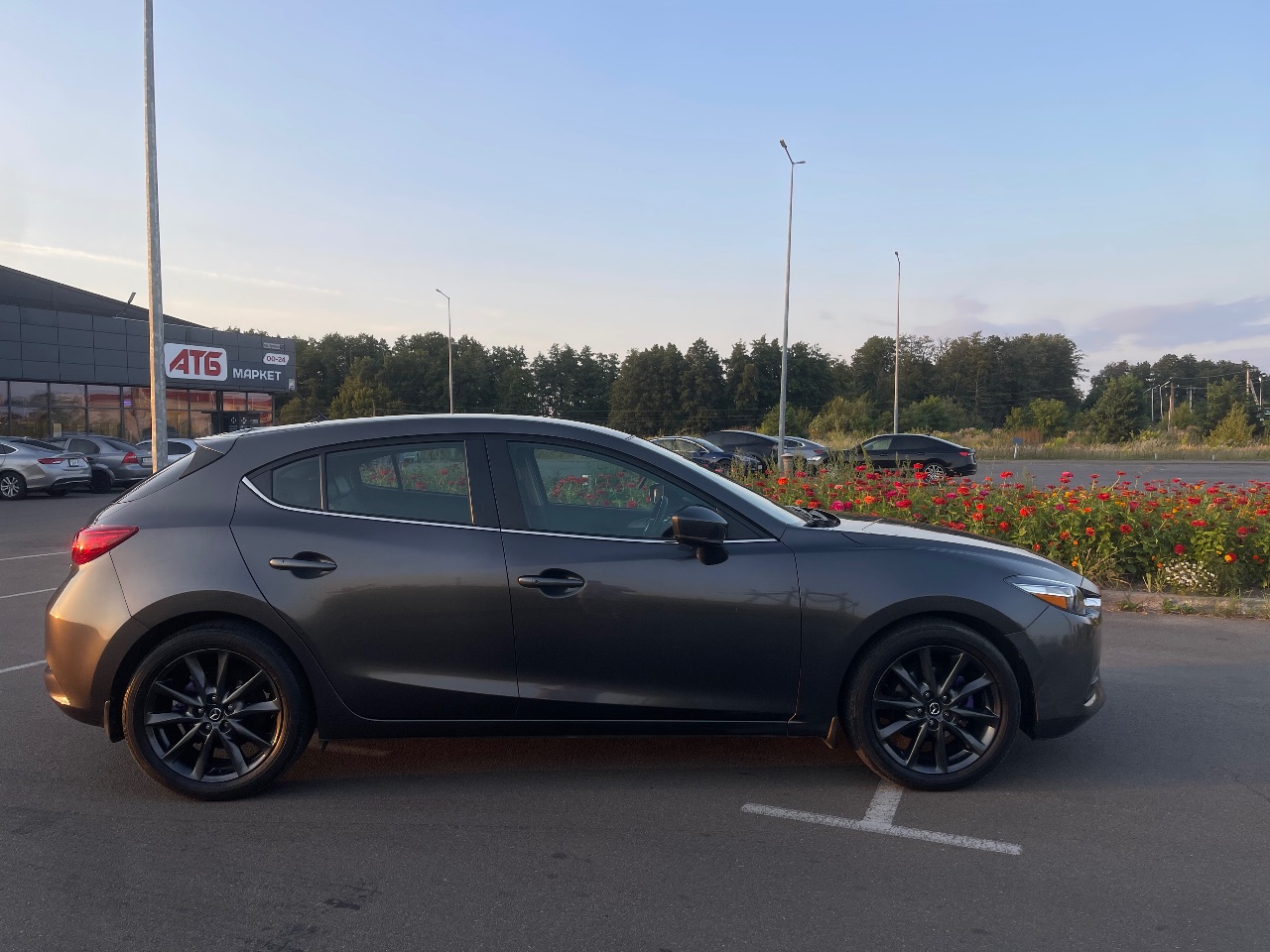 Mazda 3 - фото 7