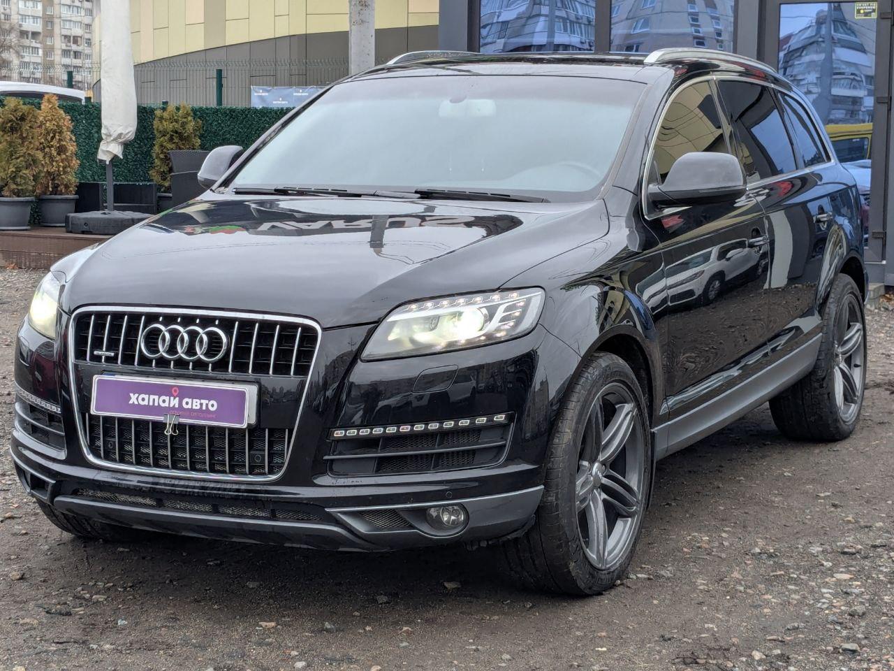 Audi Q7 - фото 24