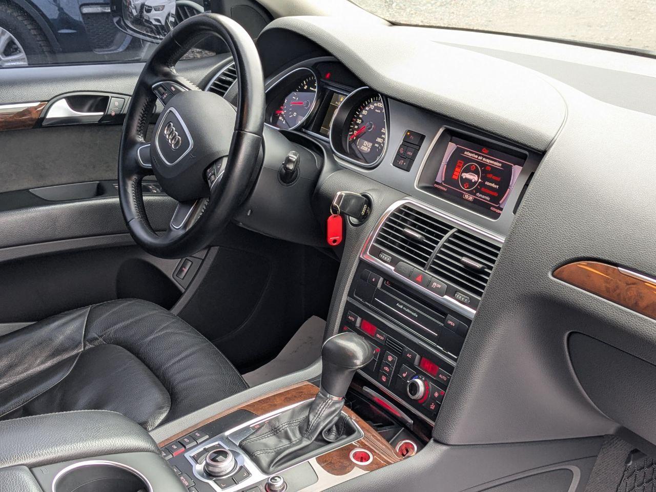 Audi Q7 - фото 16