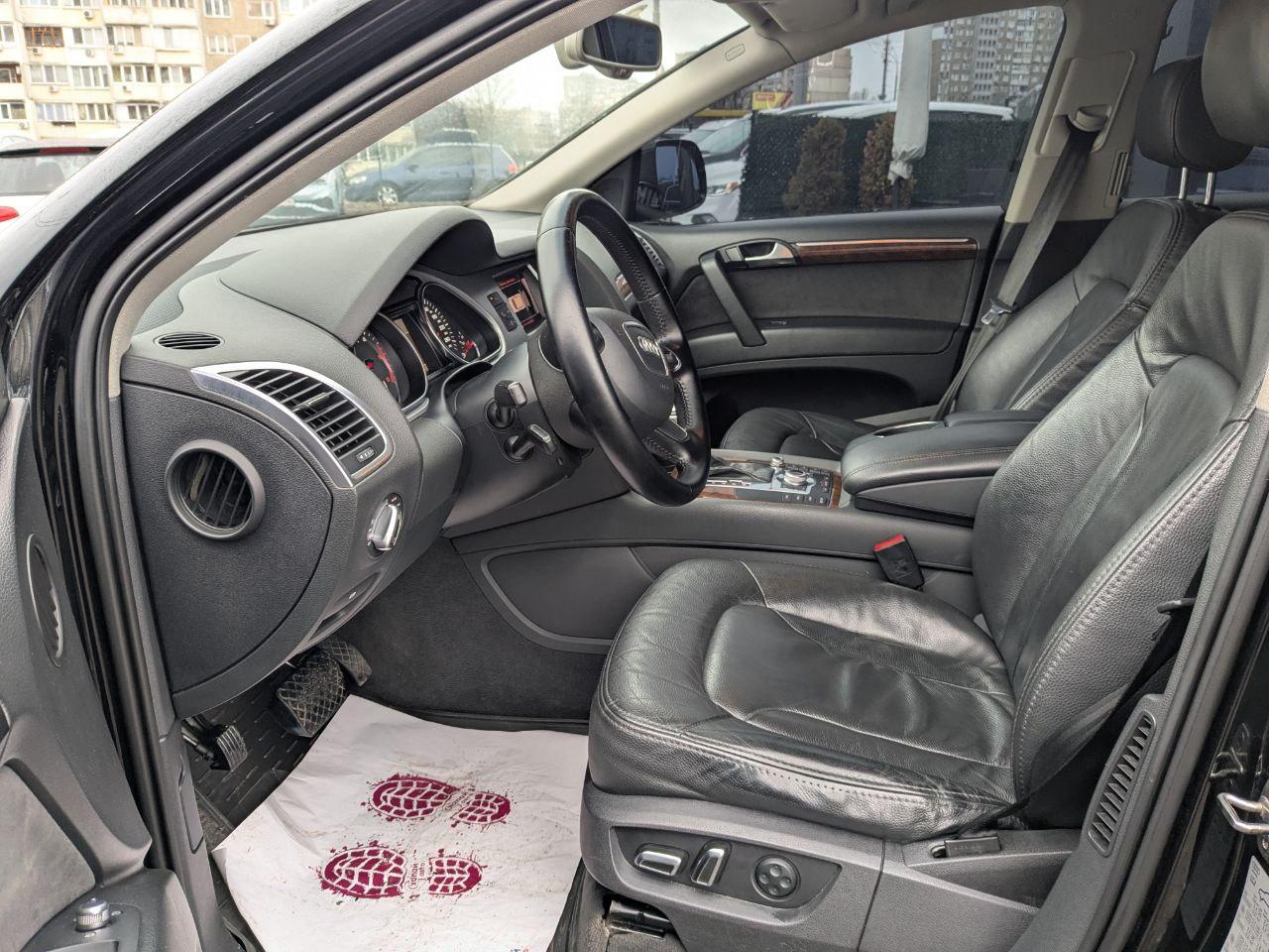 Audi Q7 - фото 1