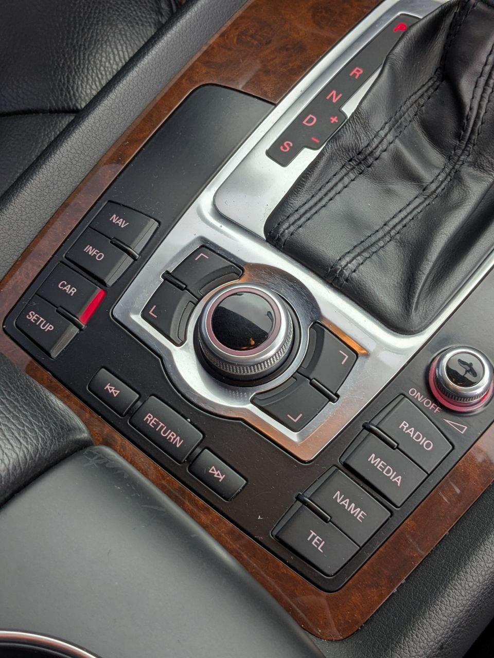 Audi Q7 - фото 5