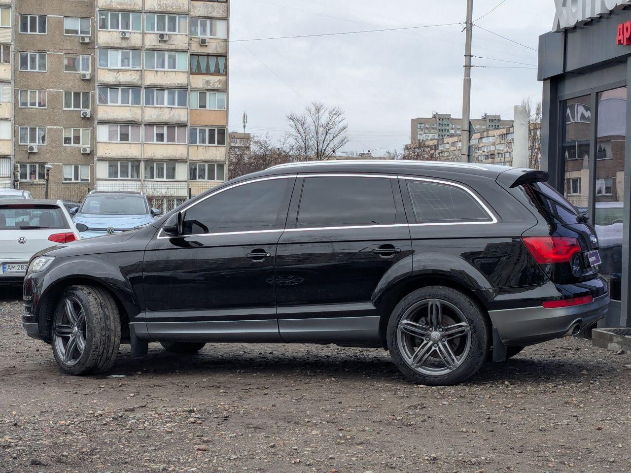 Audi Q7 - фото 3
