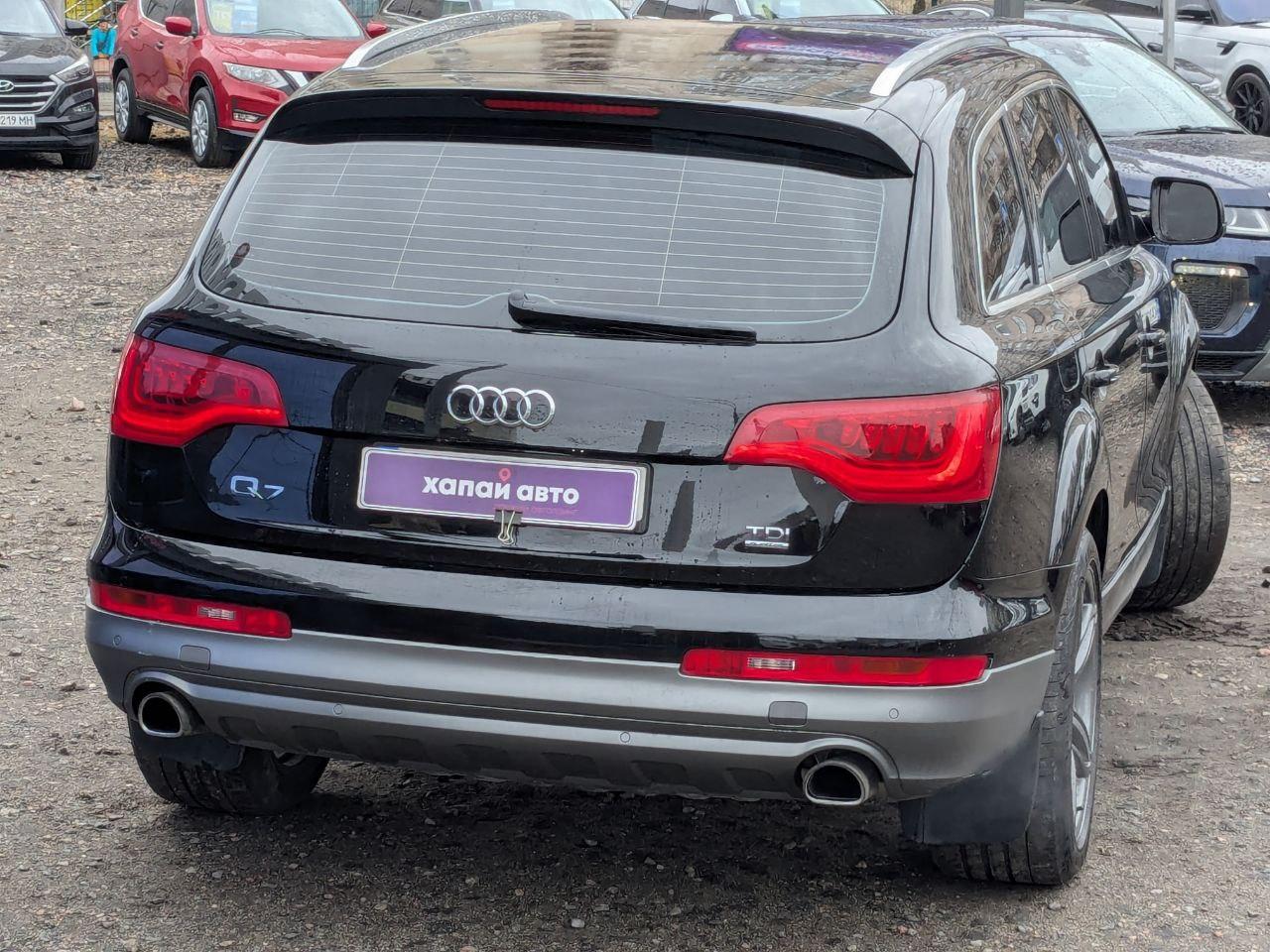 Audi Q7 - фото 15