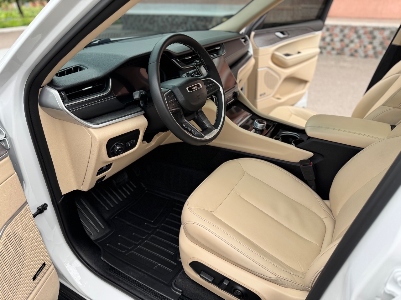 Jeep Grand Cherokee - фото 7