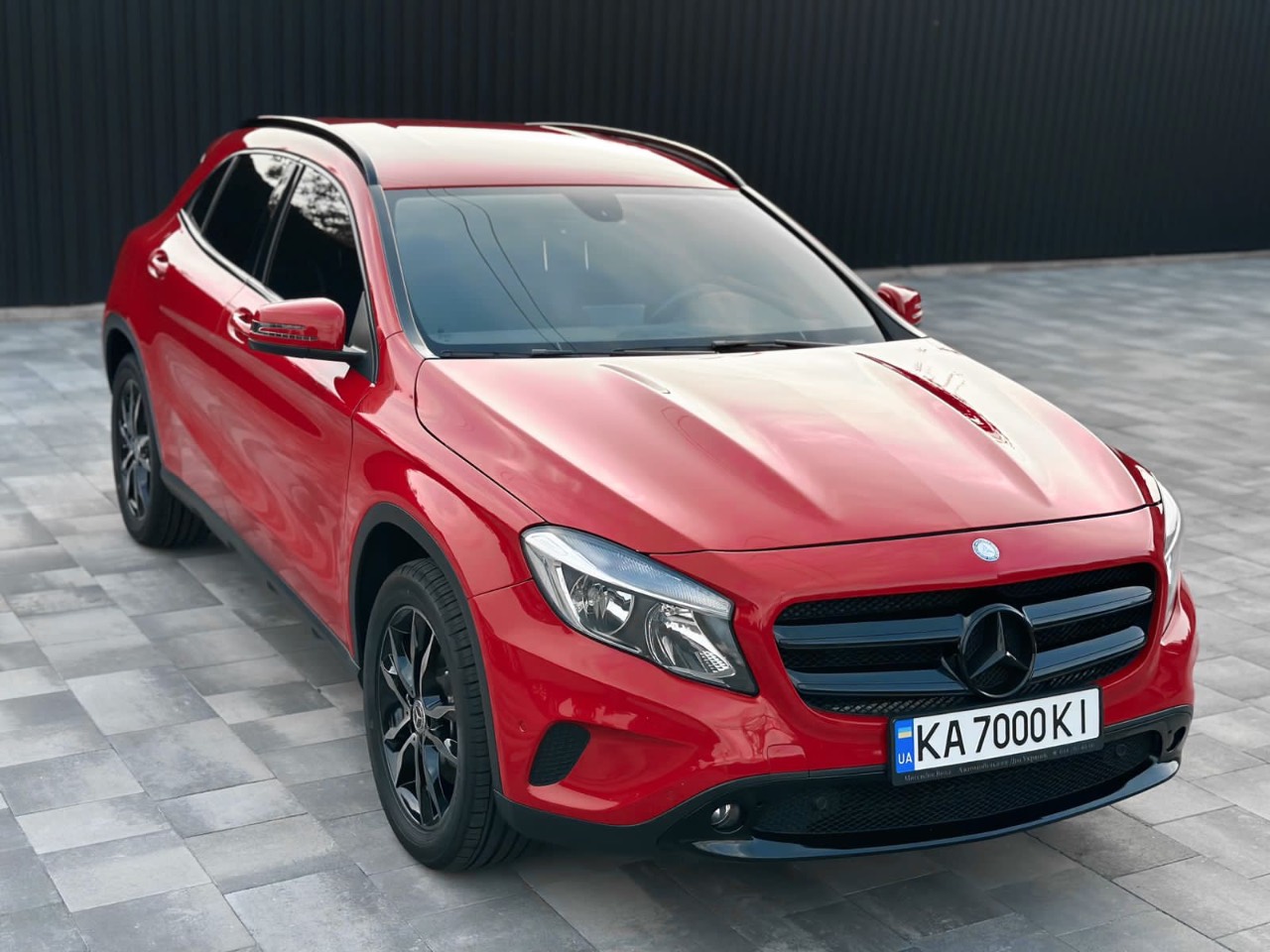 Mercedes-Benz GLA - фото 1
