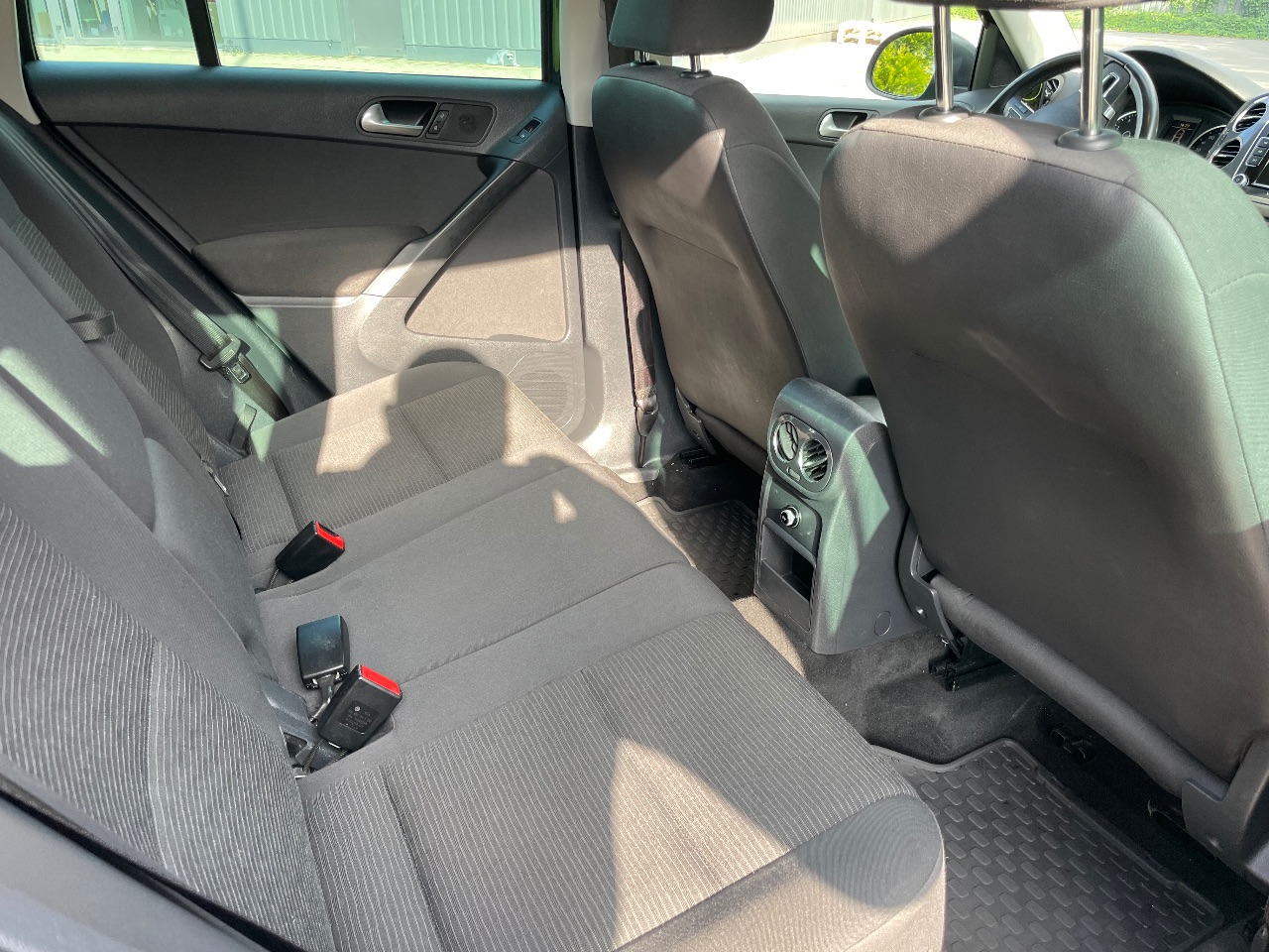 Volkswagen Tiguan - фото 13