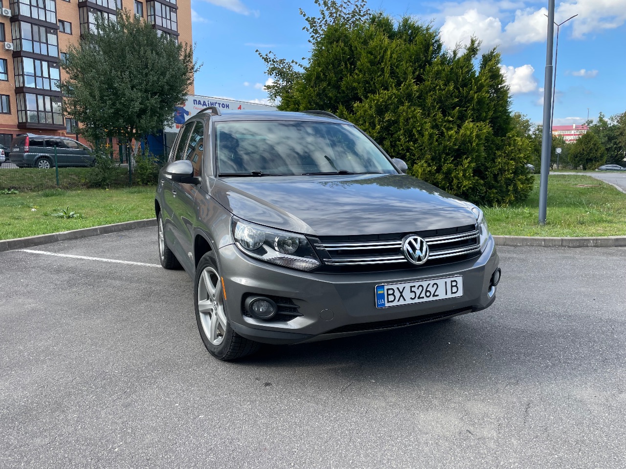 Volkswagen Tiguan - фото 1