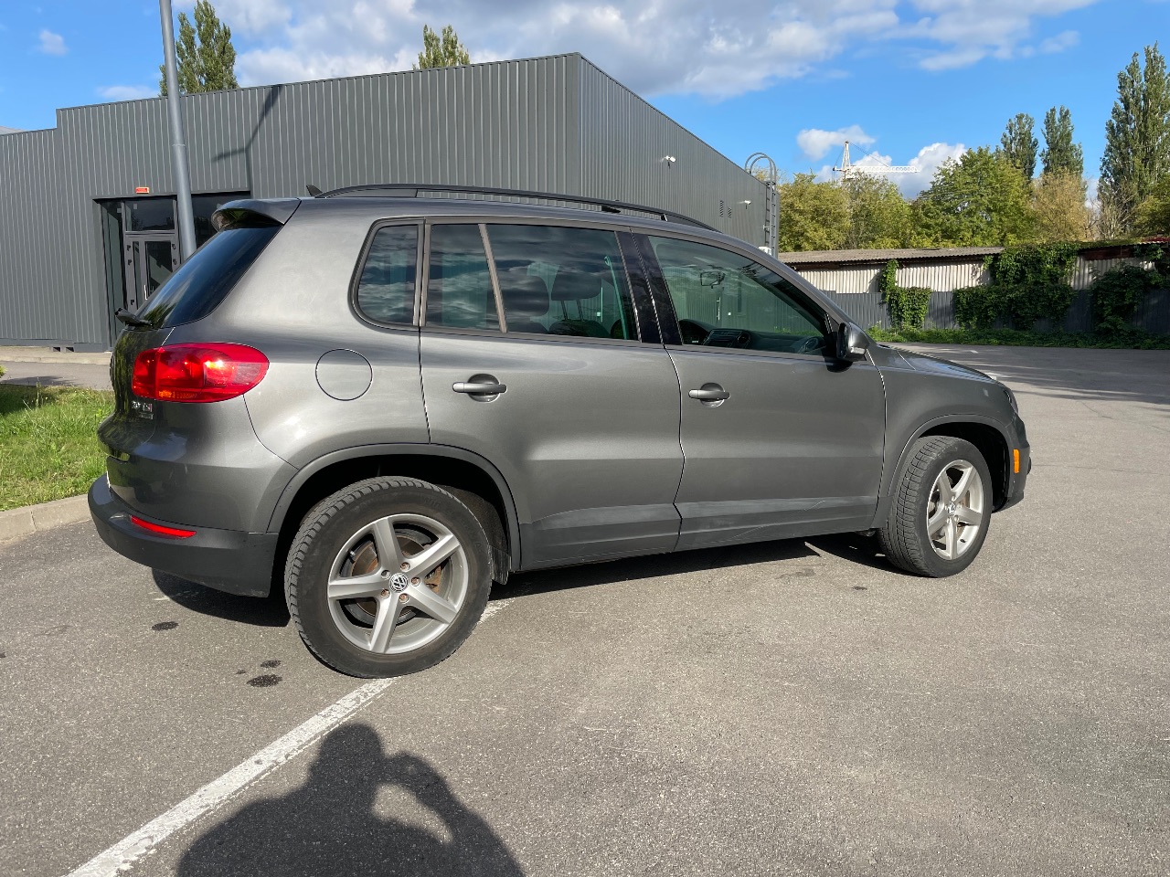 Volkswagen Tiguan - фото 6