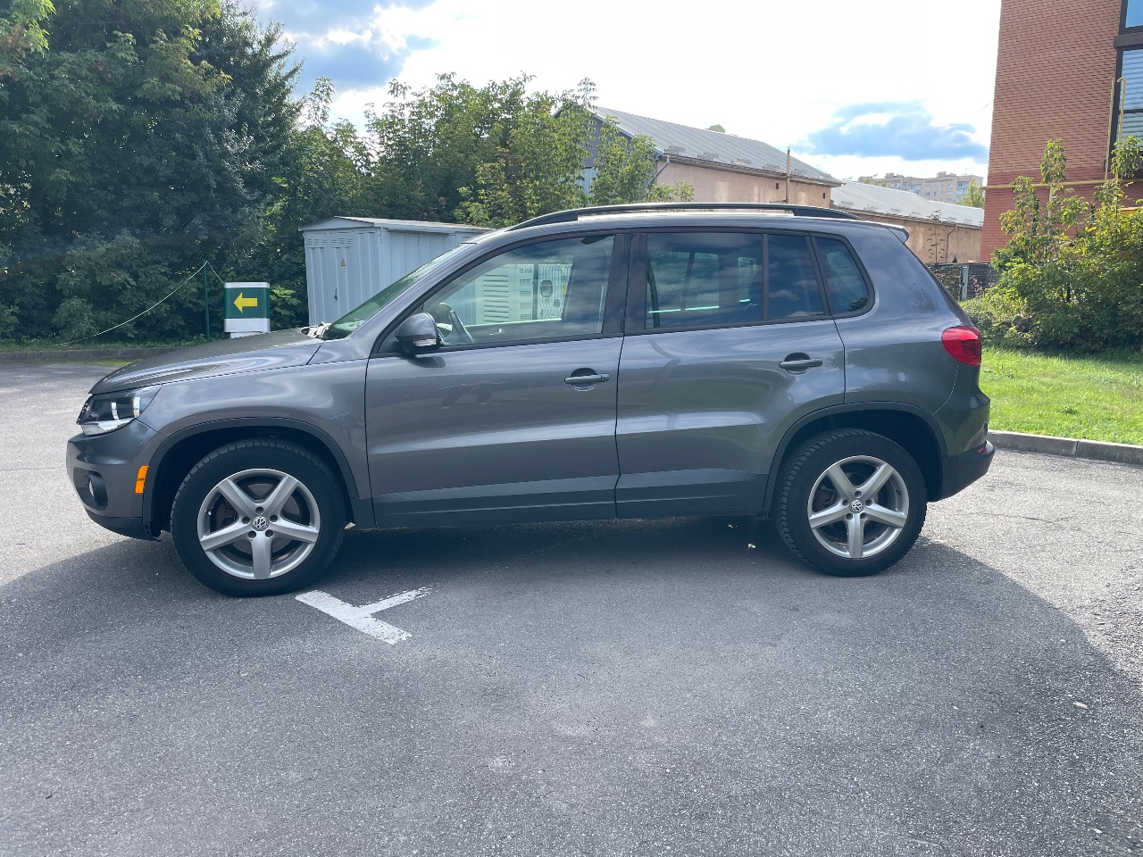 Volkswagen Tiguan - фото 4