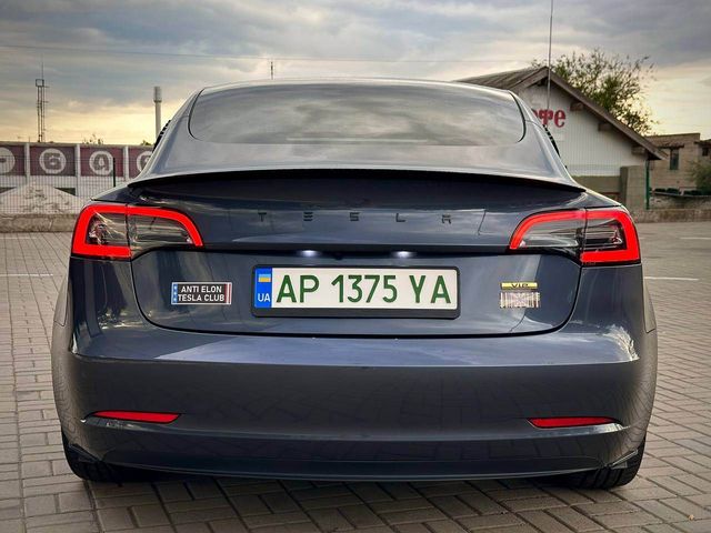 Tesla Model 3 - фото 5