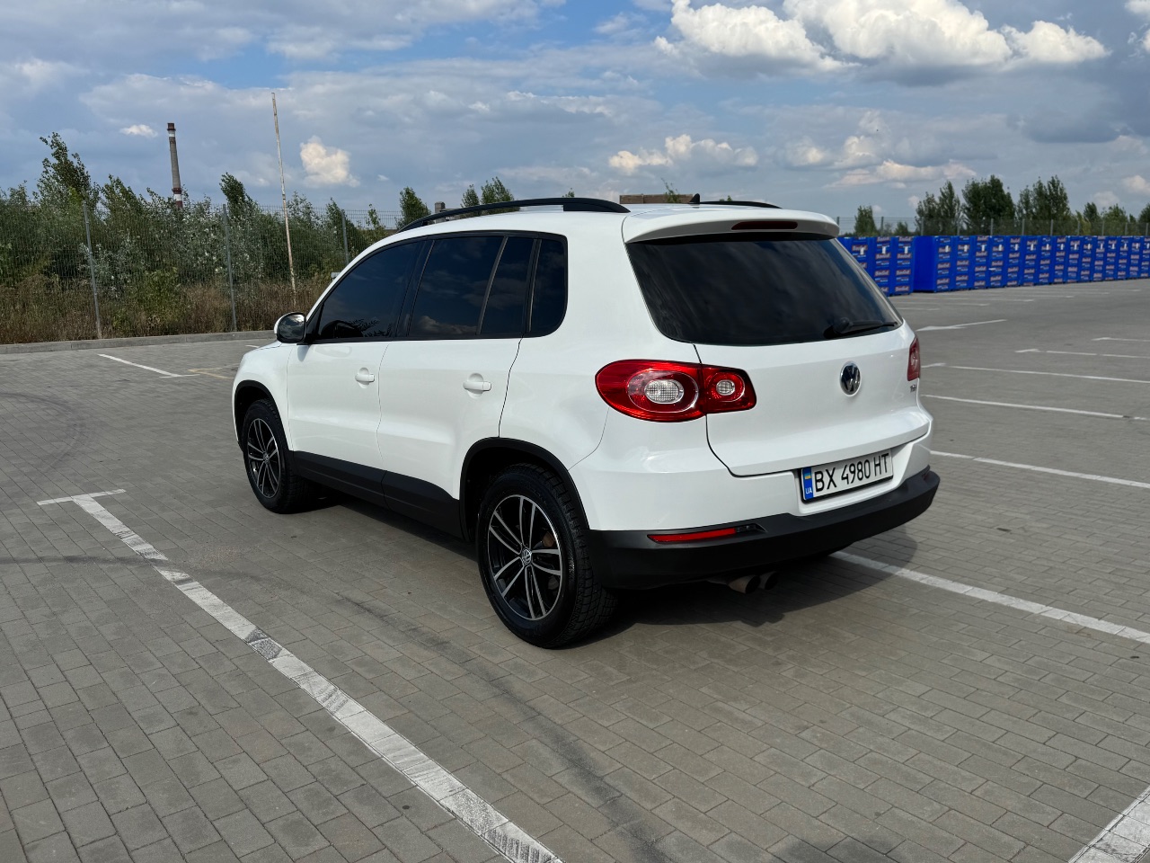 Volkswagen Tiguan - фото 4