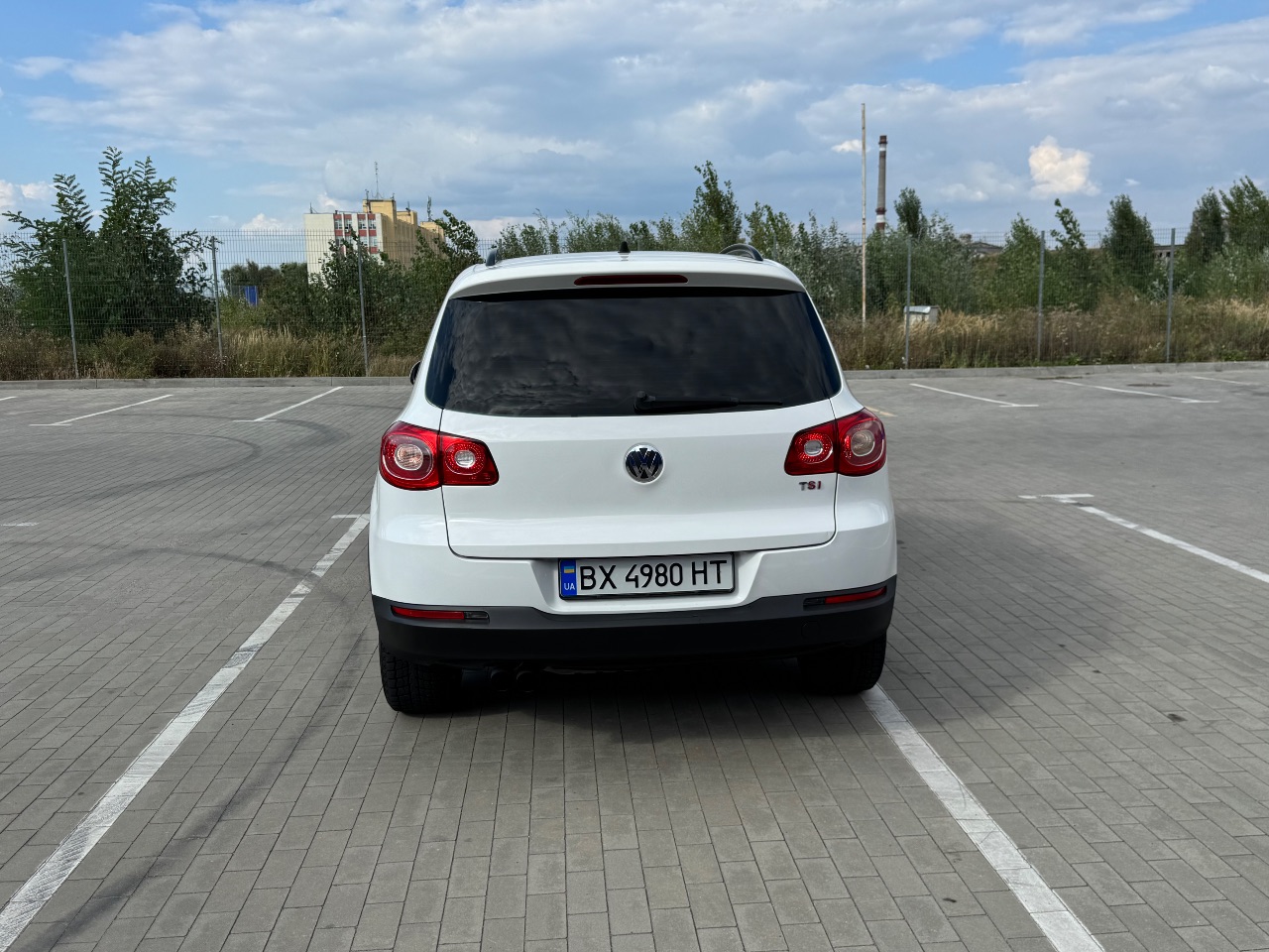 Volkswagen Tiguan - фото 5