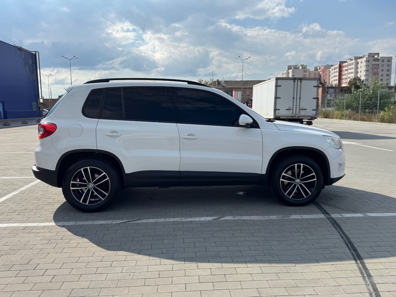 Volkswagen Tiguan - фото 7