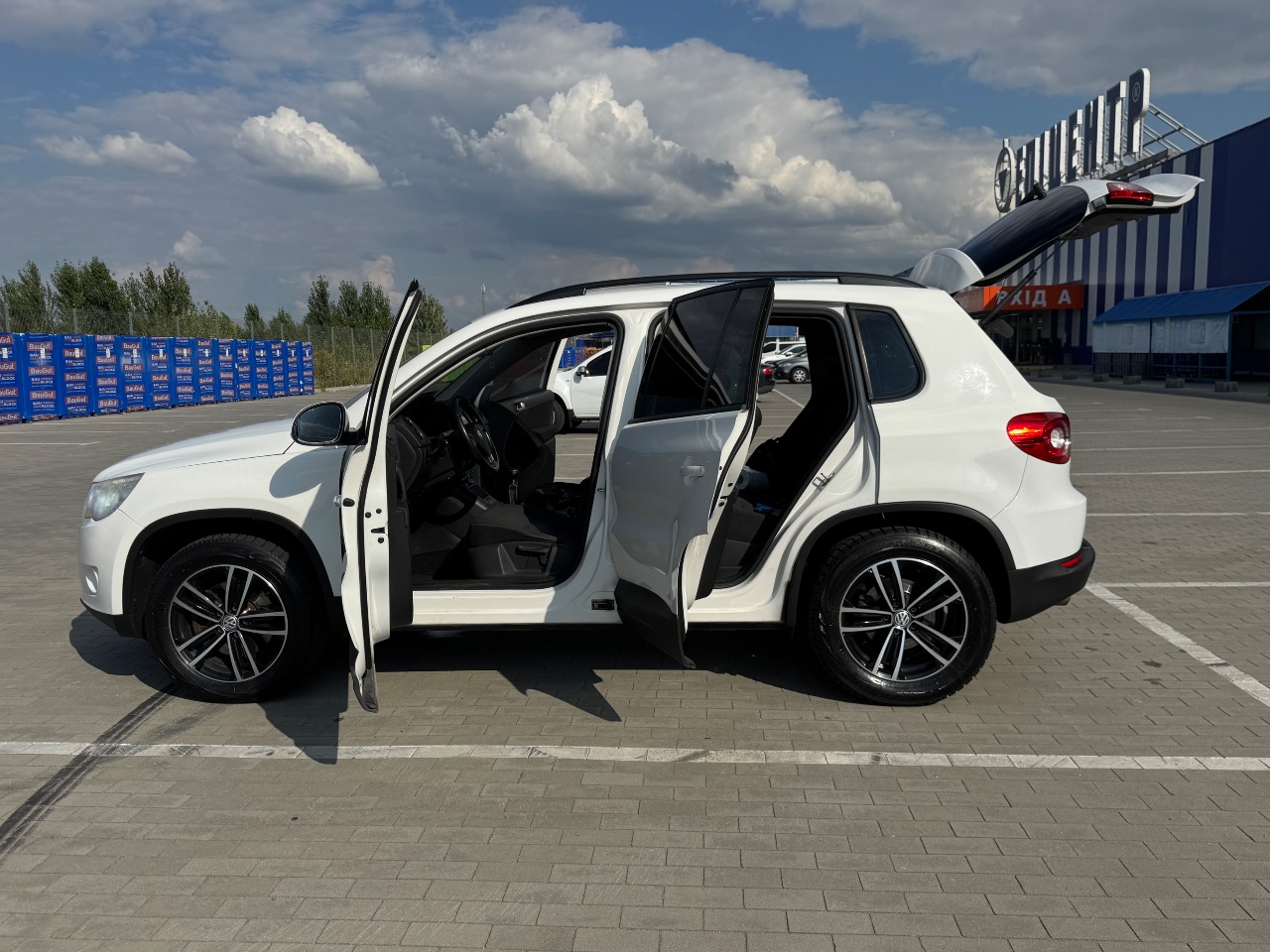 Volkswagen Tiguan - фото 11