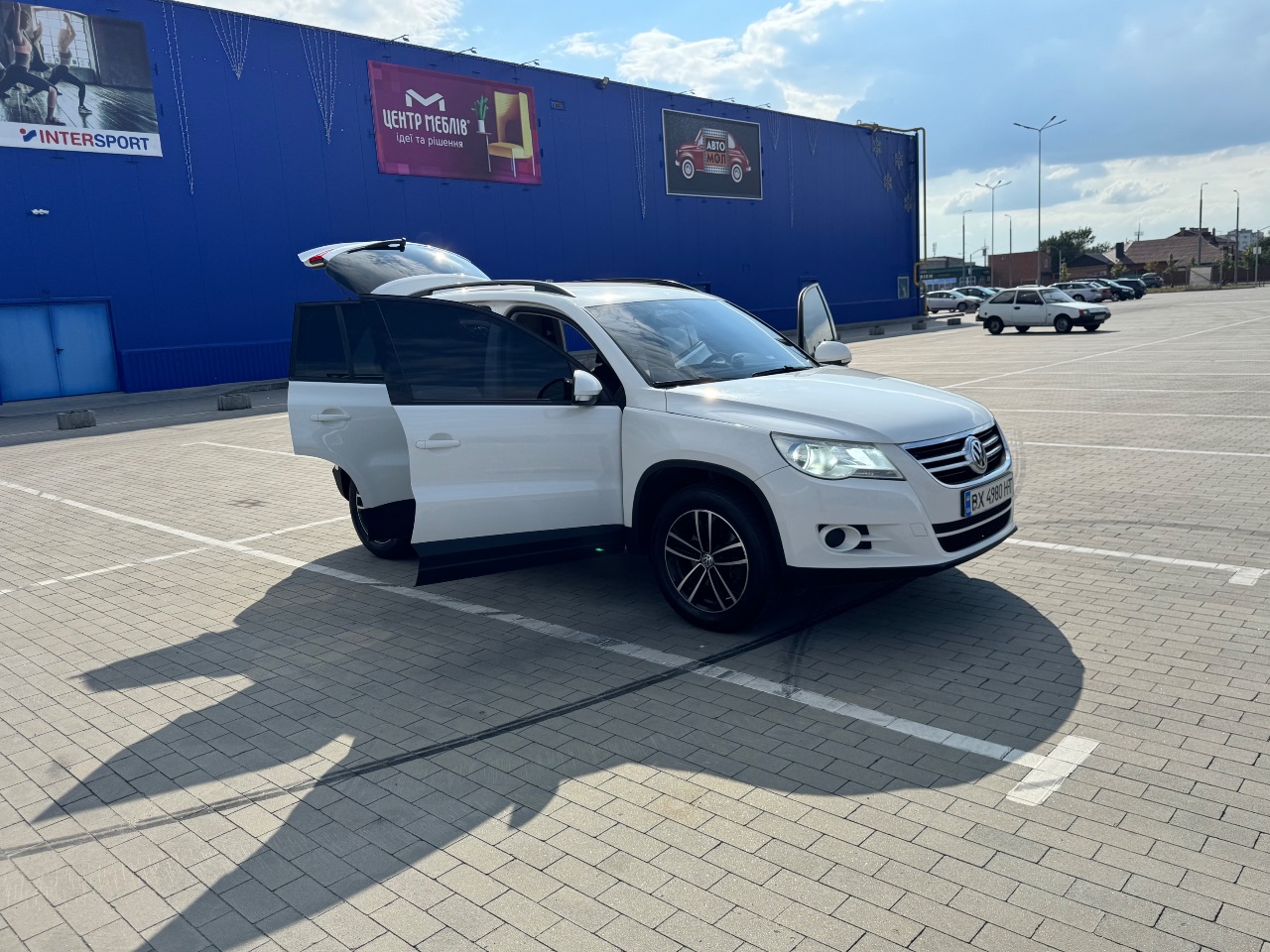 Volkswagen Tiguan - фото 10