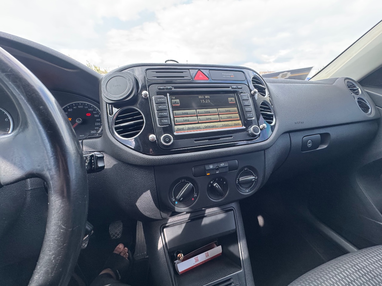 Volkswagen Tiguan - фото 14