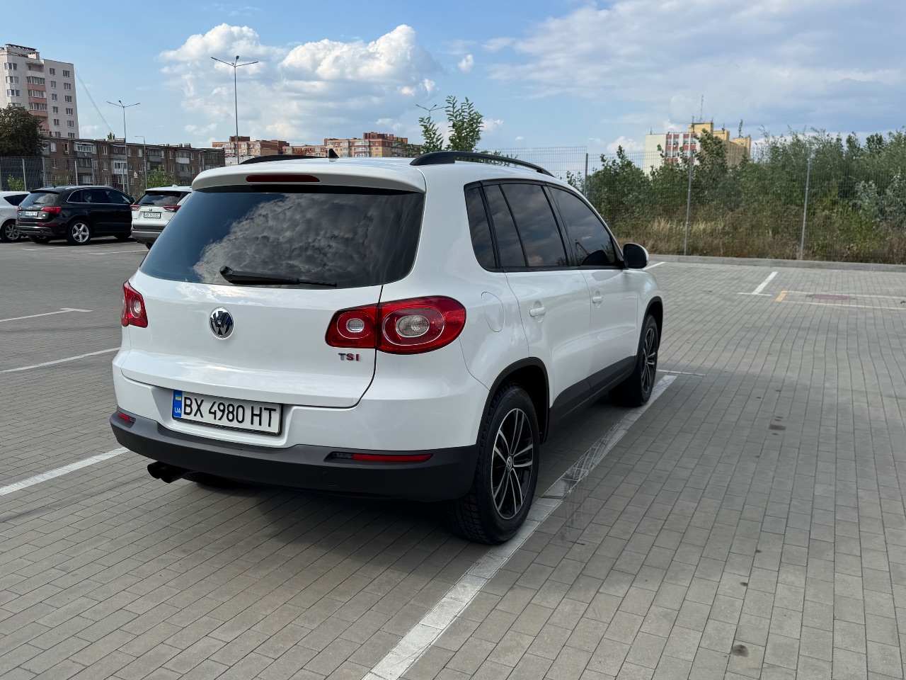 Volkswagen Tiguan - фото 6