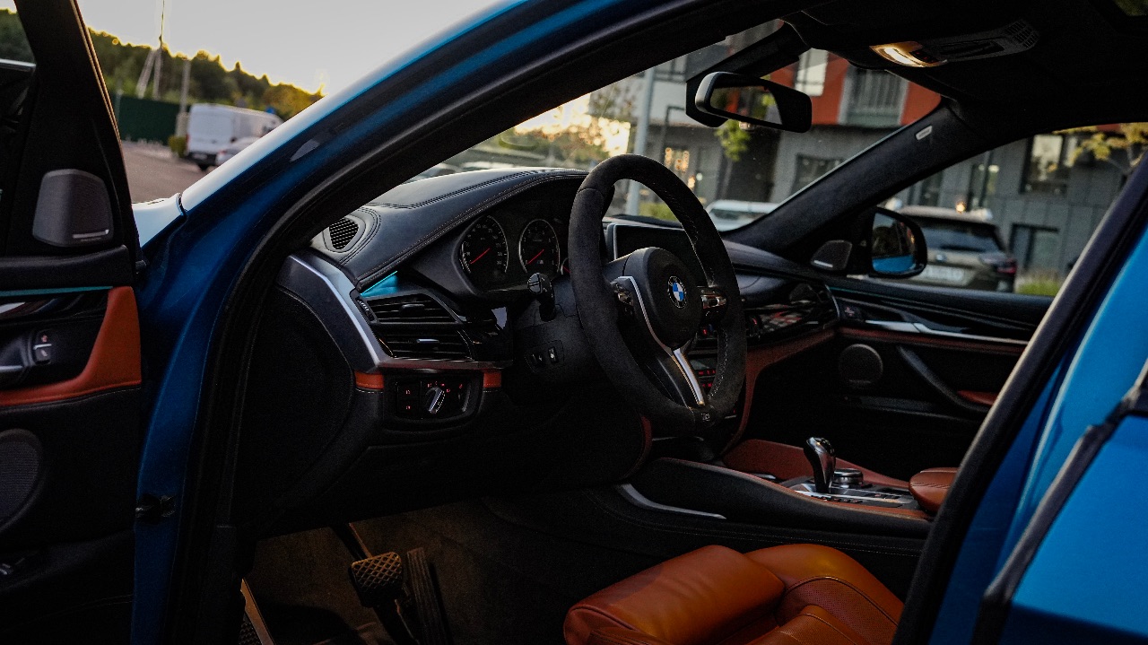 BMW X6 M - фото 9
