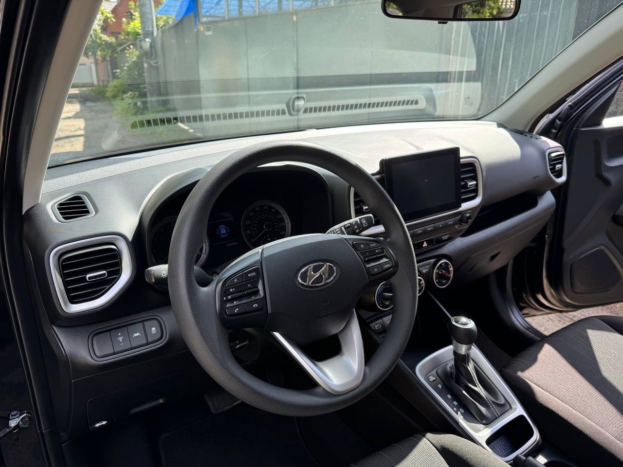 Hyundai Venue - фото 33