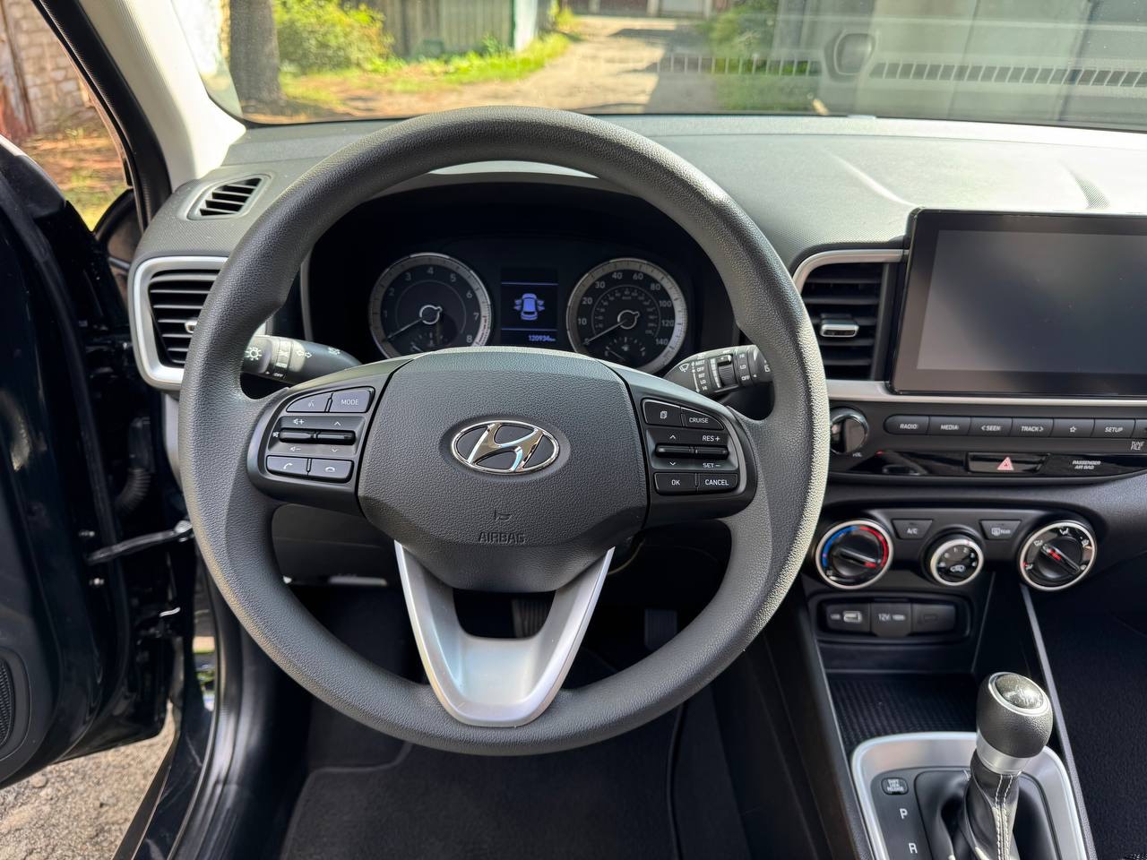 Hyundai Venue - фото 30