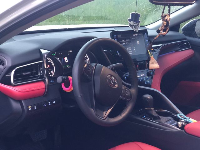 Toyota Camry - фото 2